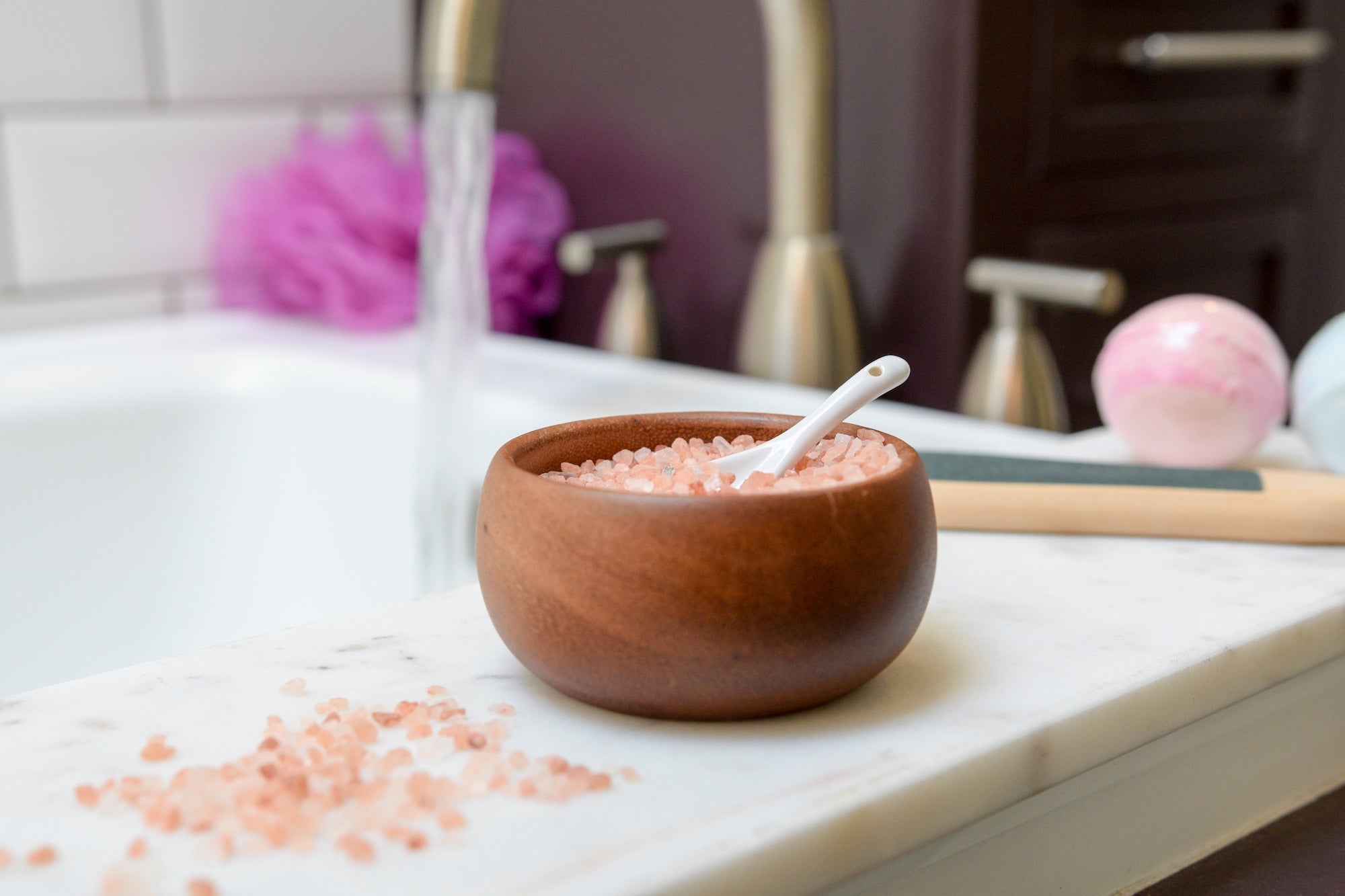 5 Powerful Dead Sea Salt Bath Benefits You Should Know About – The Salt ...